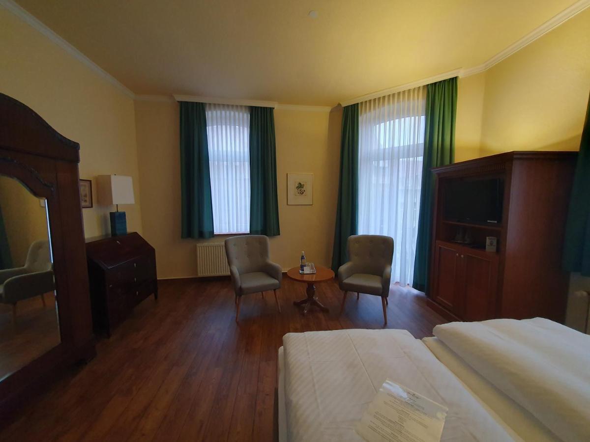 Hotel Fuerstenhof Rathenow Exterior photo