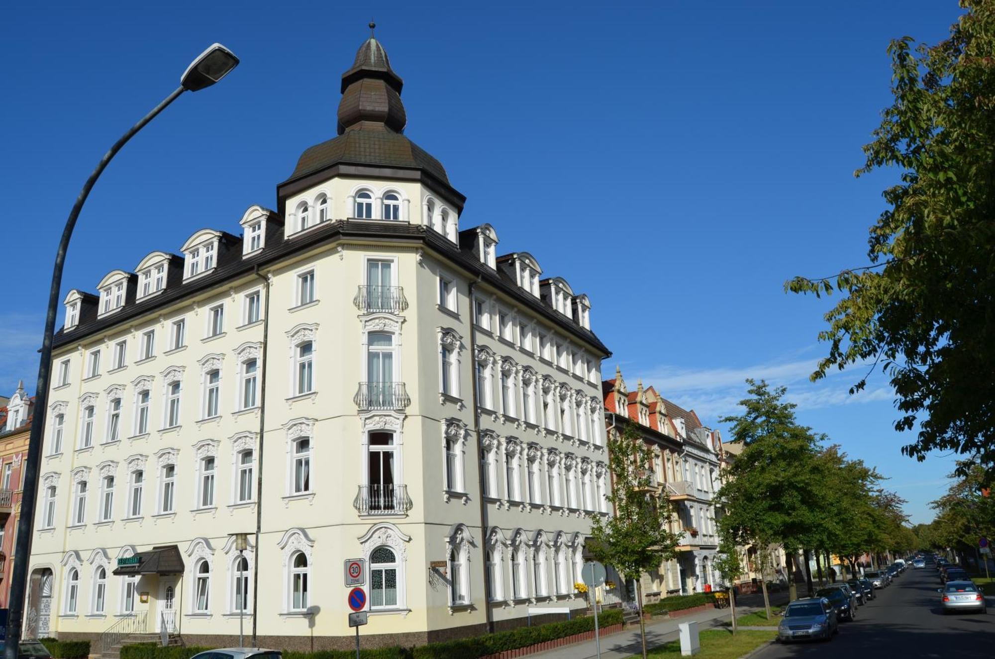 Hotel Fuerstenhof Rathenow Exterior photo